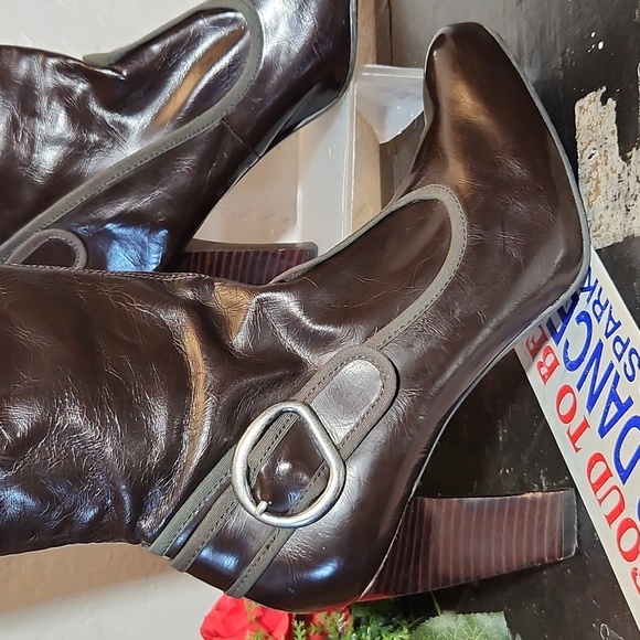 FRANCO SARTO Man Made Thin Patent Pull On Buckle Detail Heelwd Boot 7.5M - Picture 3 of 16